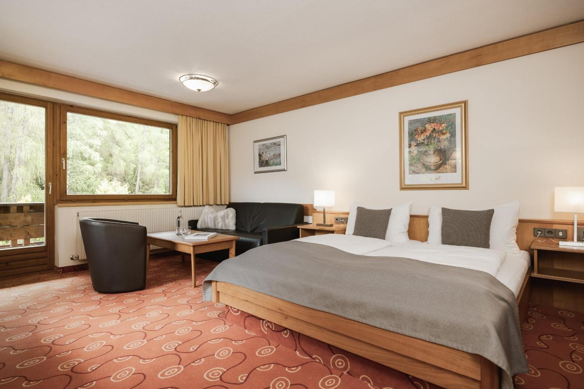 Neueroeffnung Miaflor Familien- & Aktivresort Ried im Oberinntal Room photo