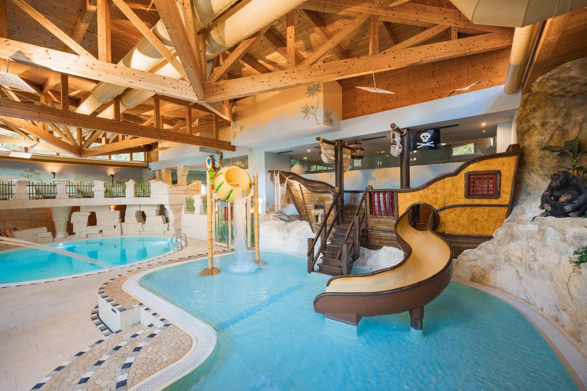 Neueroeffnung Miaflor Familien- & Aktivresort Ried im Oberinntal Exterior photo
