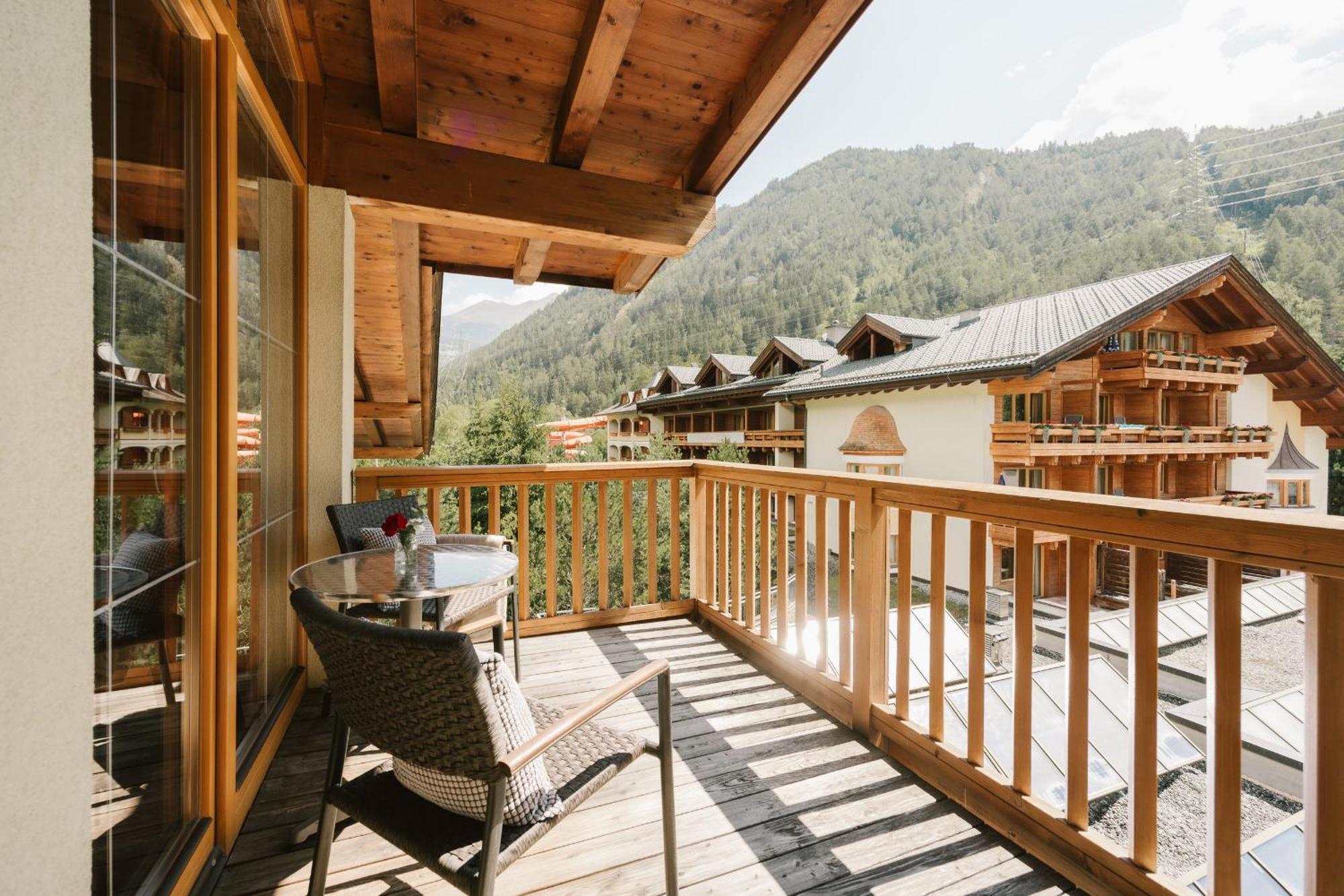 Neueroeffnung Miaflor Familien- & Aktivresort Ried im Oberinntal Exterior photo